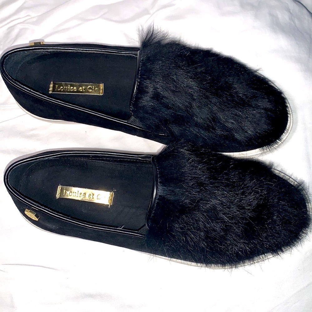Louise et Cie Lo Bershner Black Rabbit Fur Suede
Slip-on Sneakers